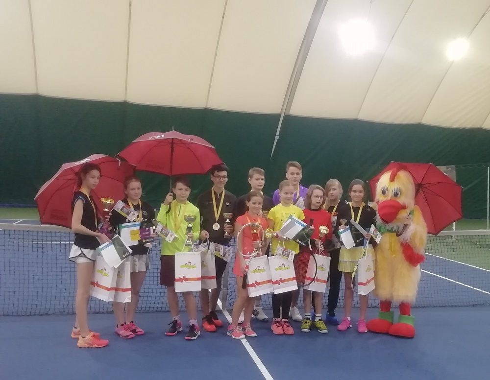 Традиционные соревнования по "Чикен -теннису" состоялись!